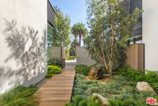 Single Family Residence, 1115 Georgina ave, Santa Monica, CA 90402 - 4