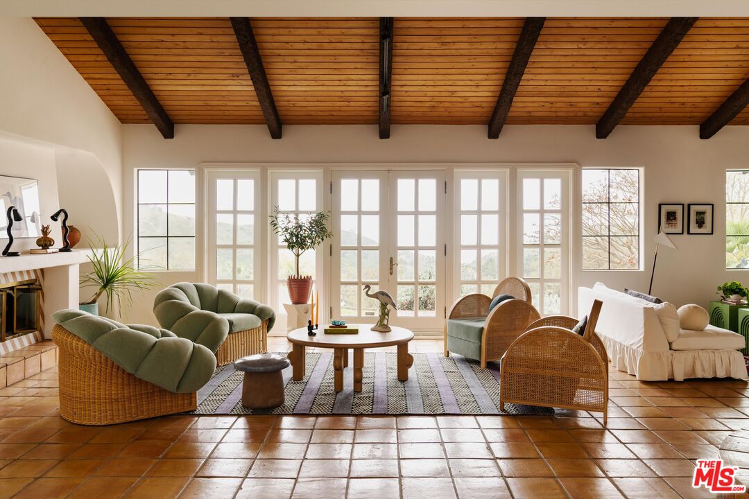 , 33261 Decker School rd, Malibu, CA 90265 - 1