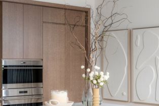 Condominium, 8420 Sunset blvd, West Hollywood , CA 90069 - 4