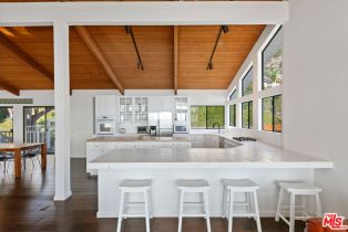 , 4262 Avenida De La Encinal, Malibu, CA 90265 - 7