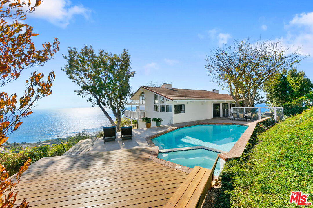 , 4262 Avenida De La Encinal, Malibu, CA 90265 - 1