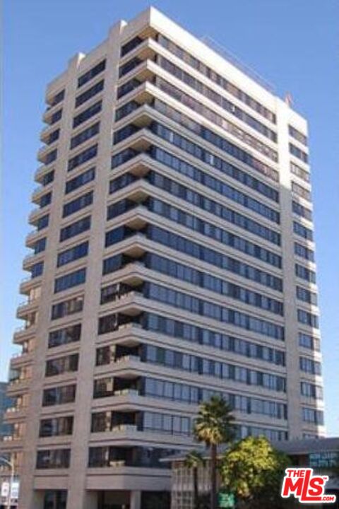 Condominium, 10350 Wilshire blvd, Westwood, CA 90024 - 1