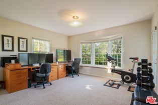 Single Family Residence, 13477 Contour dr, Sherman Oaks, CA 91423 - 21