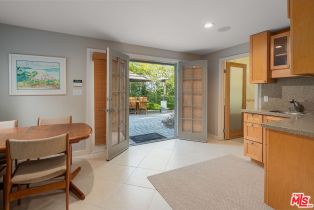 Single Family Residence, 13477 Contour dr, Sherman Oaks, CA 91423 - 42