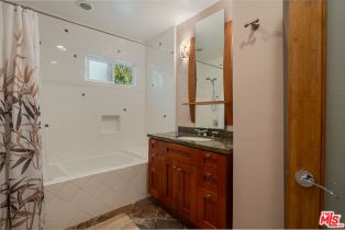 Single Family Residence, 13477 Contour dr, Sherman Oaks, CA 91423 - 30