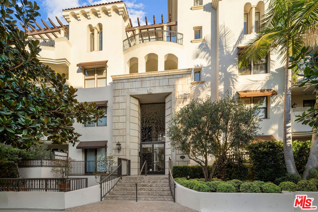 Condominium, 122 Clark dr, West Hollywood , CA 90048 - 1