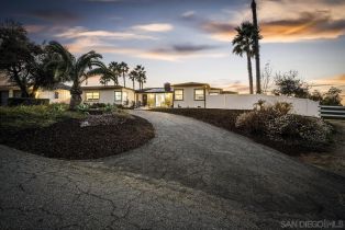 Single Family Residence, 701 Fallbrook st, Fallbrook, CA 92028 - 4