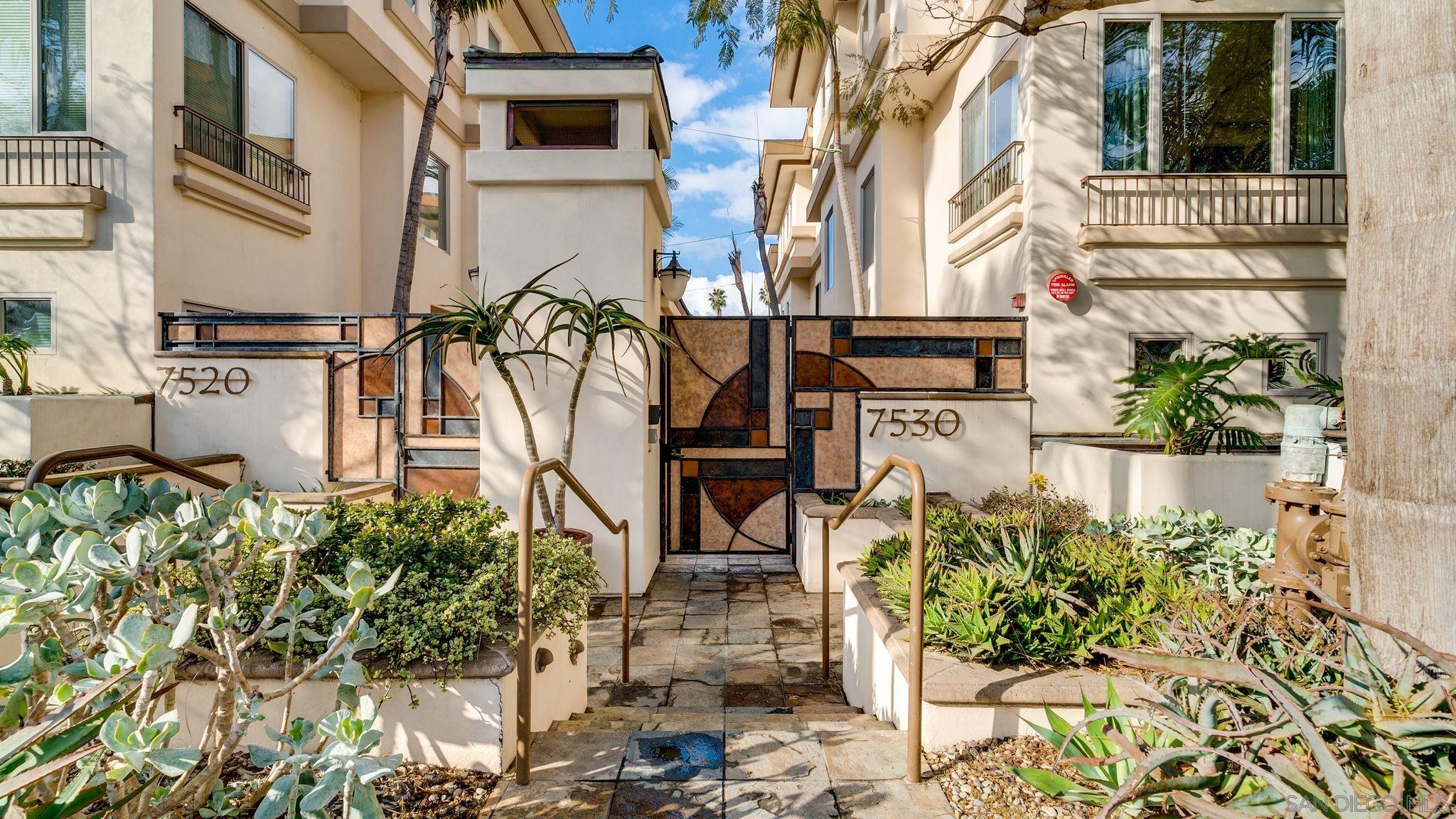 Condominium, 7530 Draper ave, La Jolla, CA 92037 - 1