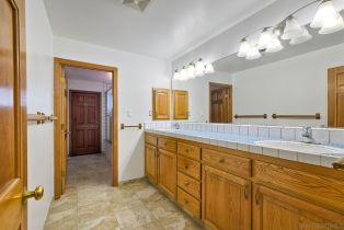 Single Family Residence, 2511 Via Rancheros, Fallbrook, CA 92028 - 38