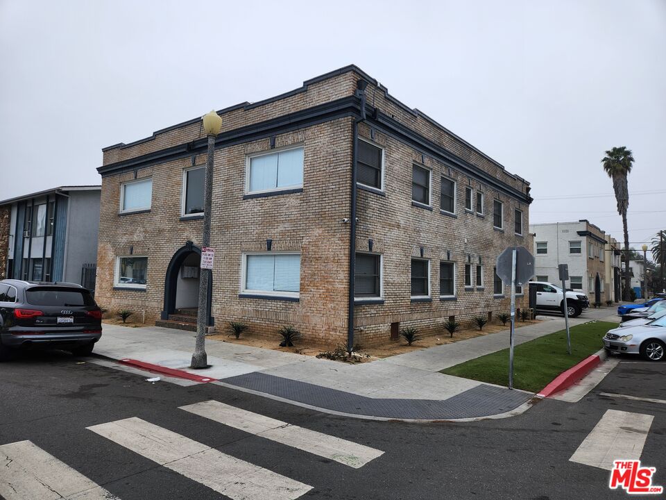 Residential Income, 310 8th st, Long Beach, CA 90813 - 1