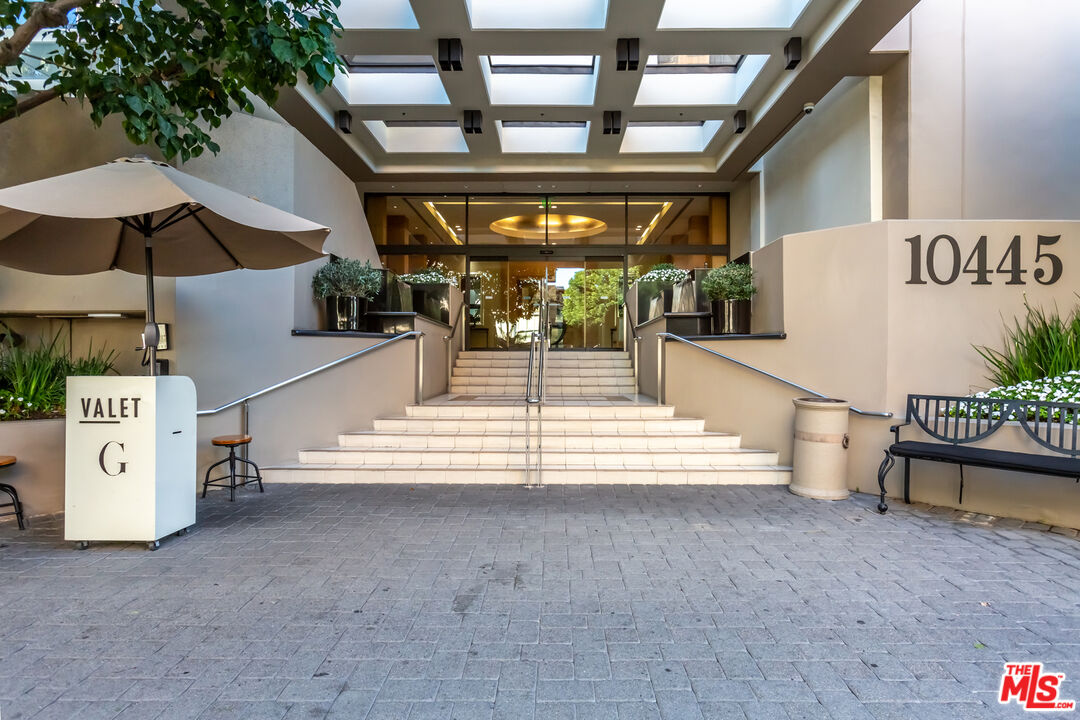 Condominium, 10445 Wilshire blvd, Westwood, CA 90024 - 1