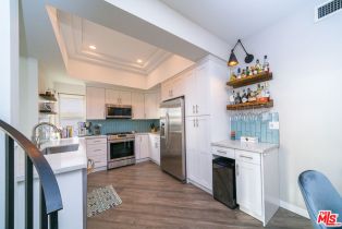 Condominium, 245 Main st, Venice, CA 90291 - 5