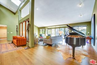 Single Family Residence, 4822 Queen Victoria rd, Woodland Hills, CA 91364 - 8