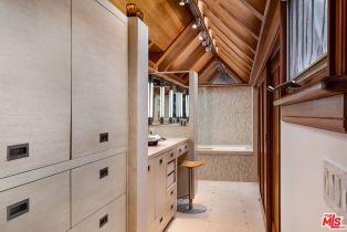 Single Family Residence, 133 Ocean Park blvd, Santa Monica, CA 90405 - 24