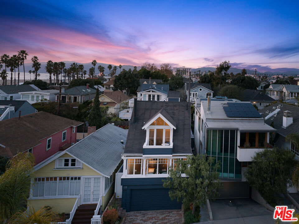 Single Family Residence, 133 Ocean Park blvd, Santa Monica, CA 90405 - 1