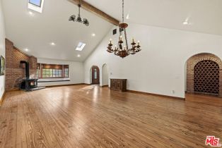 Single Family Residence, 22651 Calvert st, Woodland Hills, CA 91367 - 22