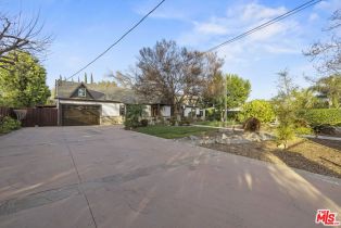 Single Family Residence, 22651 Calvert st, Woodland Hills, CA 91367 - 4