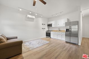 Single Family Residence, 22651 Calvert st, Woodland Hills, CA 91367 - 35