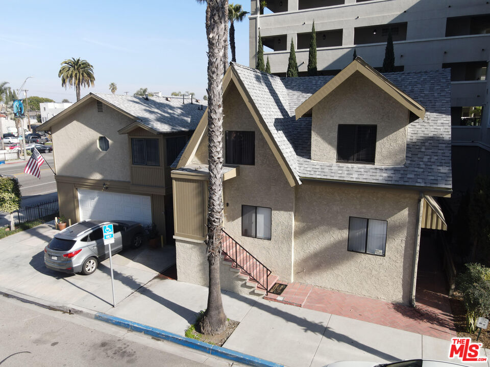 Residential Income, 930 Ocean blvd, Long Beach, CA 90802 - 1