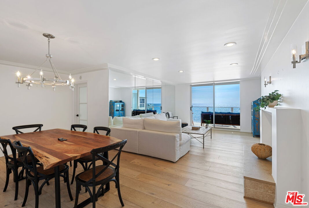 Condominium, 22548 Pacific Coast hwy, Malibu, CA 90265 - 1