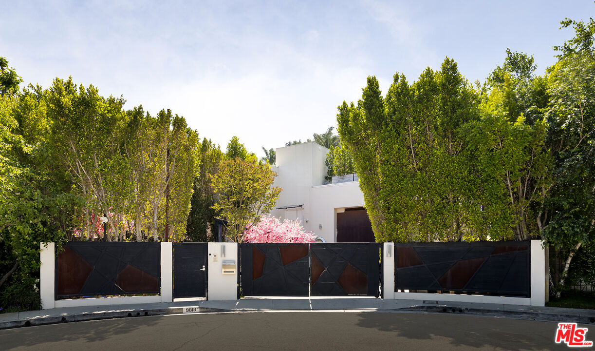 , 9818 Hythe ct, Beverly Hills, CA 90210 - 1