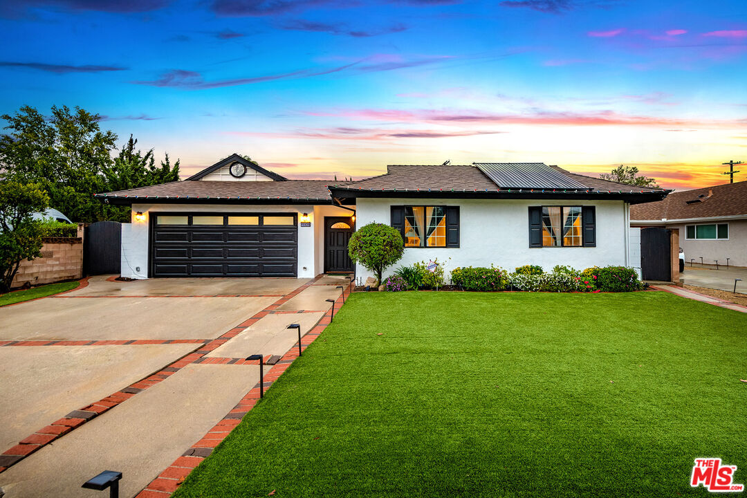 Single Family Residence, 10420 Eton ave, Chatsworth, CA 91311 - 1