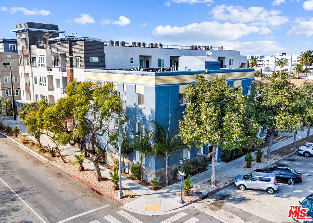 Residential Income, 601 Linden ave, Long Beach, CA 90802 - 1