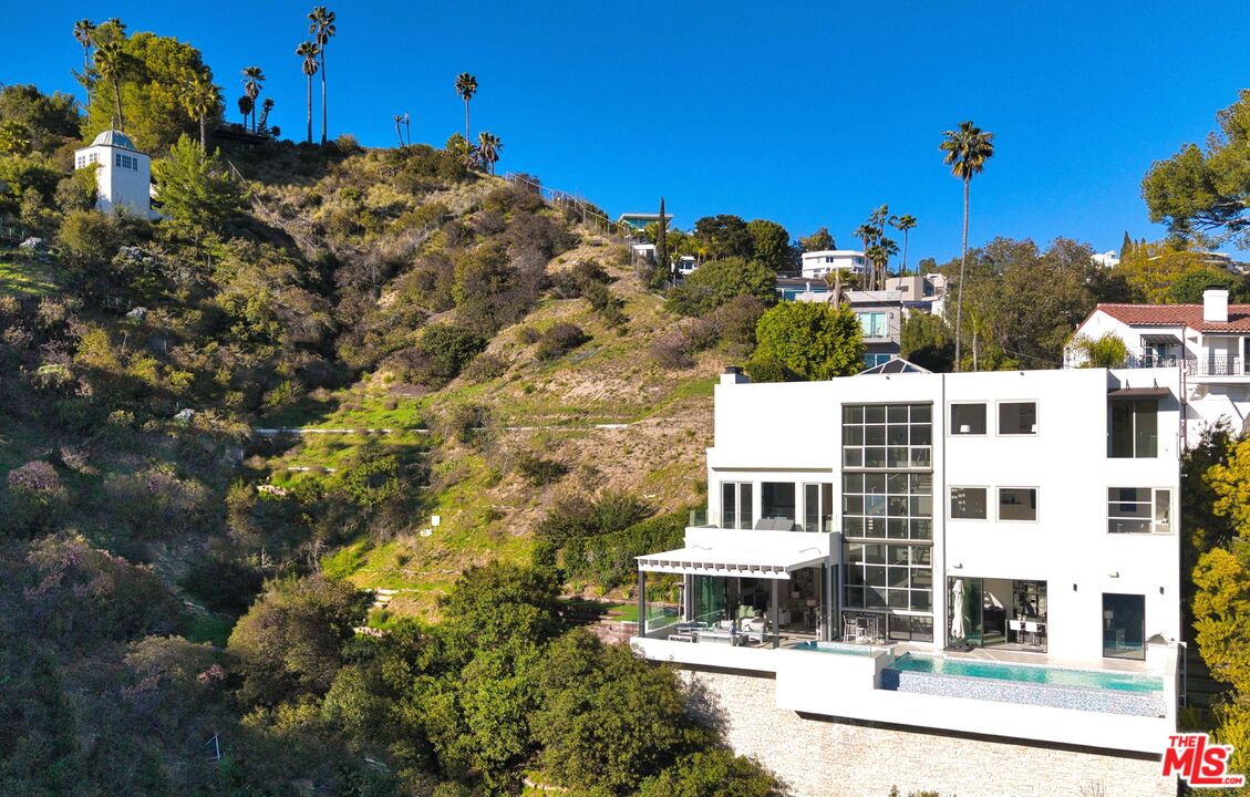 , 0 Warbler way, Beverly Hills, CA 90210 - 1