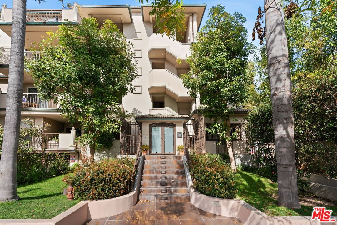 Condominium, 8121 Norton ave, West Hollywood , CA 90046 - 1