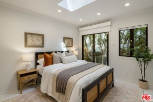 Single Family Residence, 386 Entrada dr, Santa Monica, CA 90402 - 7