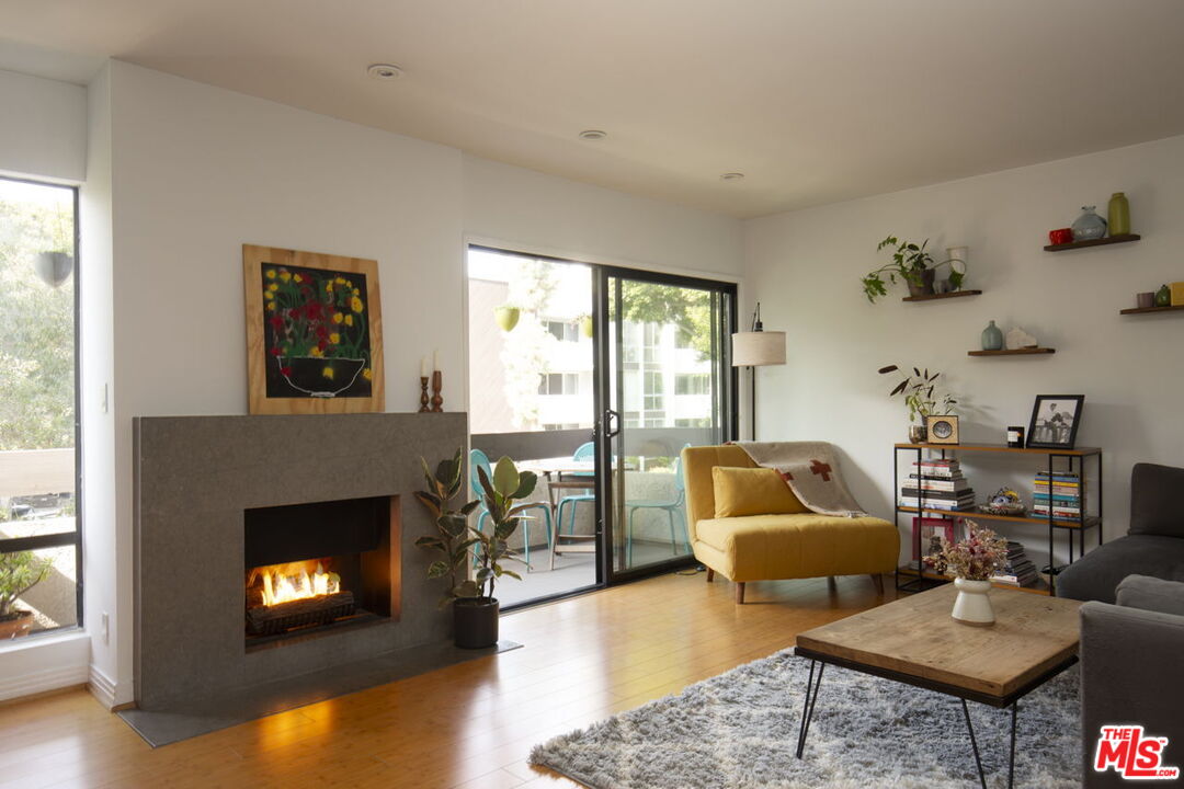 Condominium, 950 Kings rd, West Hollywood , CA 90069 - 1