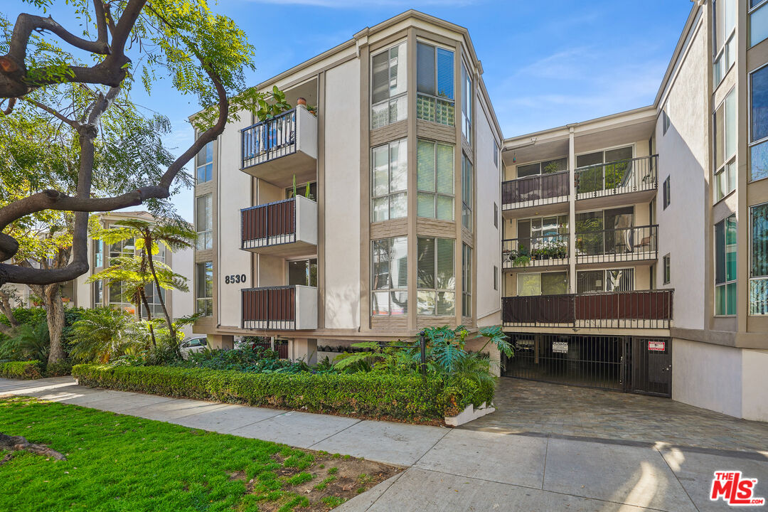 Condominium, 8530 Holloway dr, West Hollywood , CA 90069 - 1