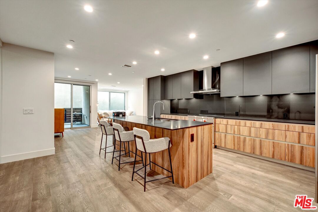 Condominium, 728 Sweetzer ave, West Hollywood , CA 90069 - 1