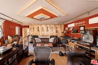 Single Family Residence, 110 Brighton st, Burbank, CA 91506 - 14