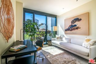 Condominium, 8420 Sunset blvd, West Hollywood , CA 90069 - 8