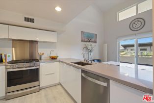 Condominium, 13200 Pacific Promenade prome, Playa Vista, CA 90094 - 5