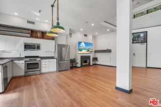Condominium, 815 Hampton dr, Venice, CA 90291 - 4