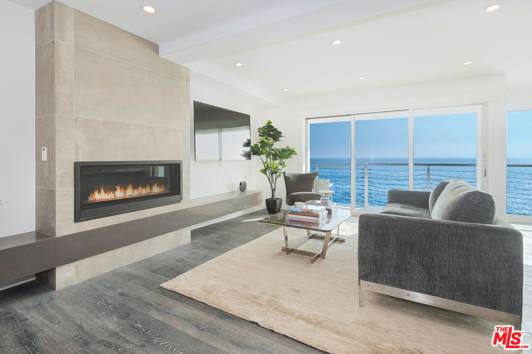 , 19562 PACIFIC COAST hwy, Malibu, CA 90265 - 1