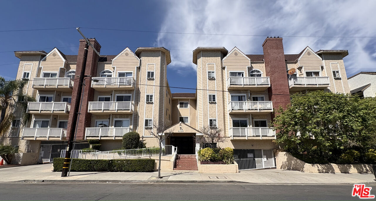 Condominium, 5135 Zelzah ave, Encino, CA 91316 - 1