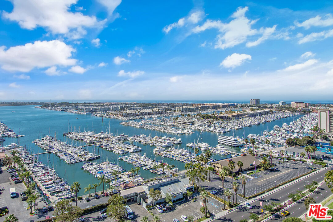 Condominium, 13700 Marina Pointe dr, Marina Del Rey, CA 90292 - 1