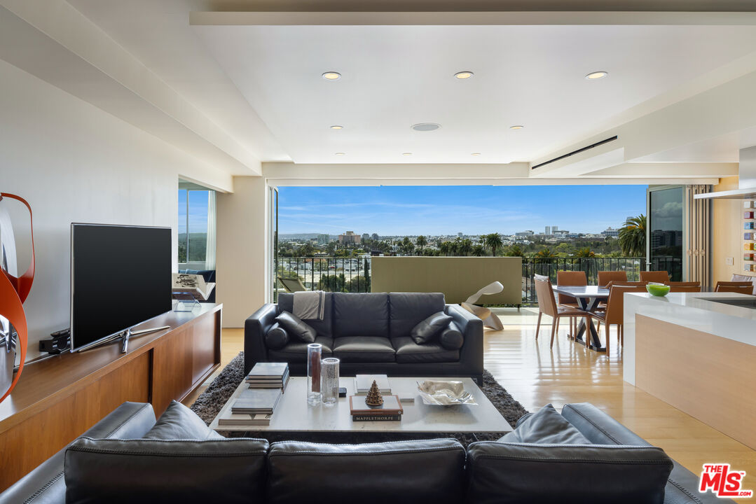 Condominium, 818 Doheny dr, West Hollywood , CA 90069 - 1