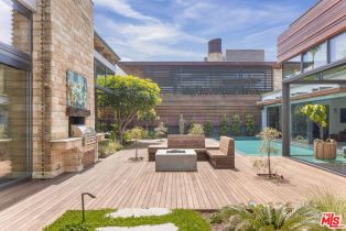 Single Family Residence, 345 Channel rd, Santa Monica, CA 90402 - 4