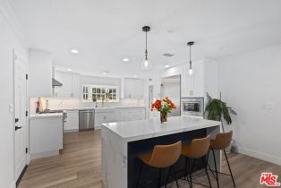 , 4815 Adele ct, Woodland Hills, CA 91364 - 7