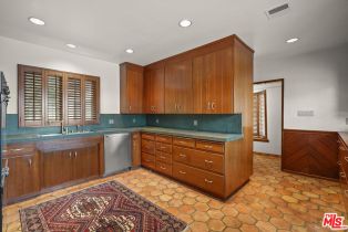 Single Family Residence, 13150 Mulholland dr, Beverly Hills, CA 90210 - 13