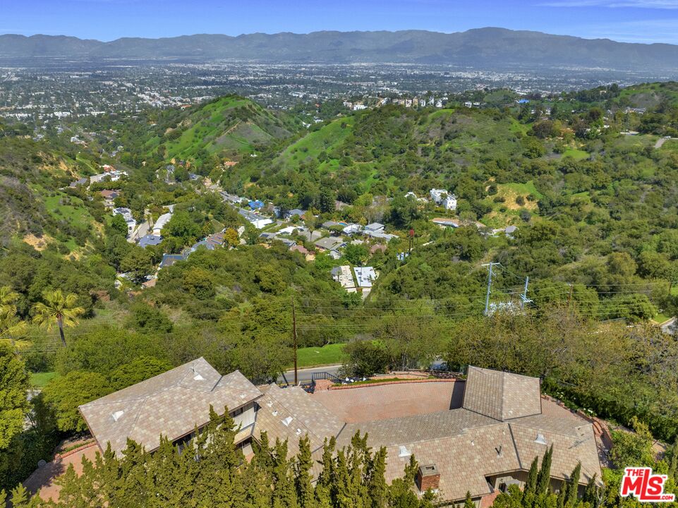 Single Family Residence, 13150 Mulholland dr, Beverly Hills, CA 90210 - 1