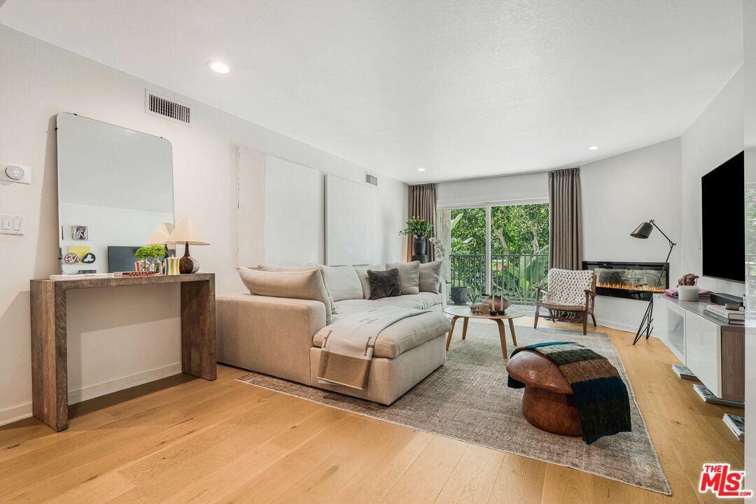 Condominium, 1230 Horn ave, West Hollywood , CA 90069 - 1