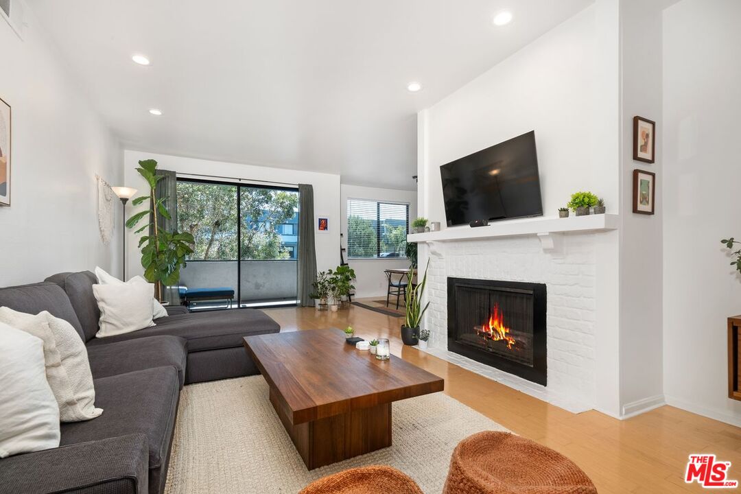 Condominium, 306 BORA BORA way, Marina Del Rey, CA 90292 - 1