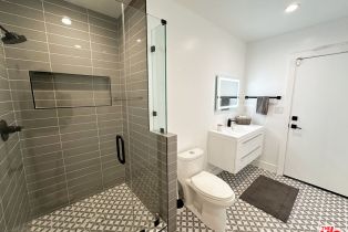 , 24125 Bessemer st, Woodland Hills, CA 91367 - 18