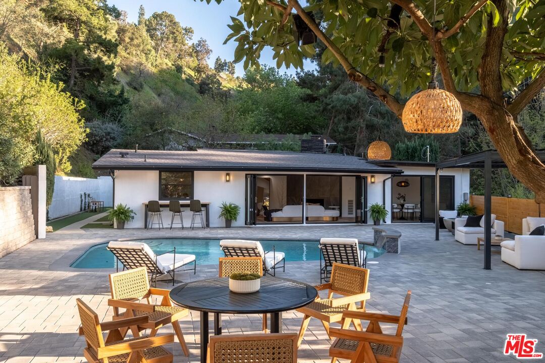 Single Family Residence, 3523 Clawson pl, Studio City, CA 91604 - 1