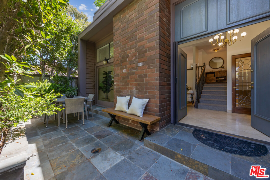 Condominium, 13050 Mindanao way, Marina Del Rey, CA 90292 - 1